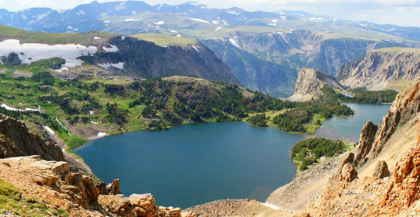 Lake on a plateau